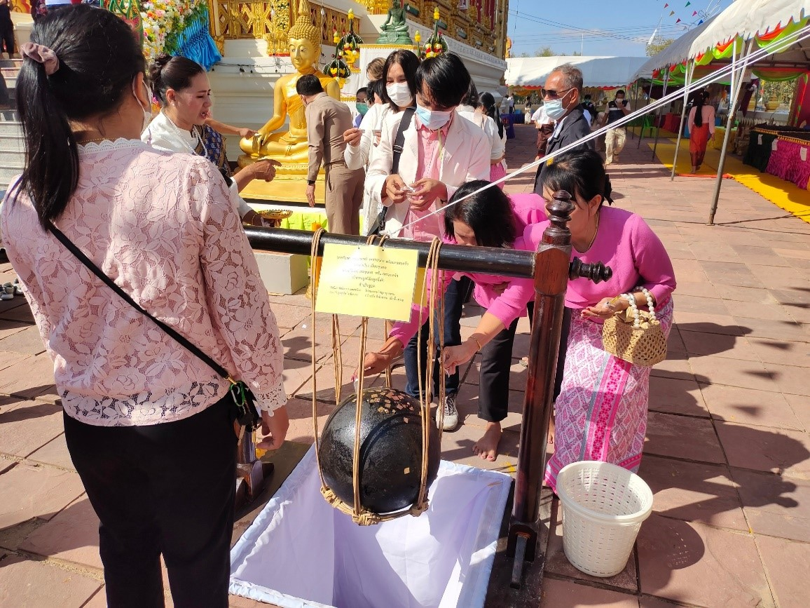 ร่วมงานปิดทองฝังลูกนิมิตวัดบ้านพระ  ตำบลด่านใน  อำเภอด่านขุนทด  จังหวัดนครราชสีมา 