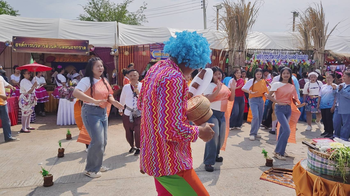 ภาพการประกวดขั่วหมี่ ตำส้มลีลา/น้ำพริก ปลาเผา สะเดาหวาน ในวันที่ 26 กุมภาพันธ์ 2569 ณ เวทีกลางหน้าเทศบาลตำบลด่านขุนทด