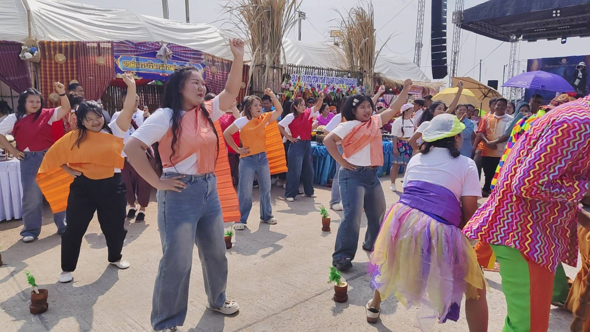 ภาพการประกวดขั่วหมี่ ตำส้มลีลา/น้ำพริก ปลาเผา สะเดาหวาน ในวันที่ 26 กุมภาพันธ์ 2569 ณ เวทีกลางหน้าเทศบาลตำบลด่านขุนทด